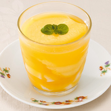 Almond jelly with mango
