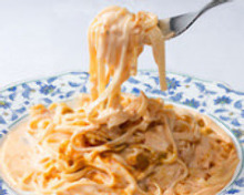 Pasta with cream of sea urchin