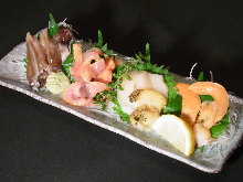 Assorted shellfish sashimi