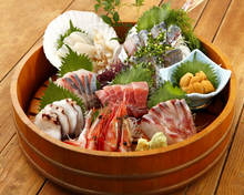 Assorted sashimi