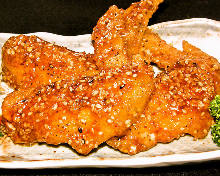 Deep-fried spicy chicken wing tips