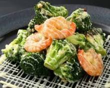 Stir-fried shrimp and broccoli