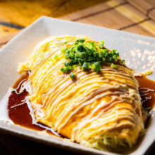 Tonpei-yaki (stir-fried cabbage and meat topped with egg)