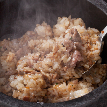 Stone-roasted Beef Tongue in Garlic Rice with Shiso Leaves