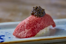 matsusaka beef seared sushi with caviar(1piece)