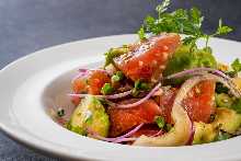 japanese style salmon poke with avocado