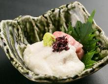 Tuna yamakake (grated yam)