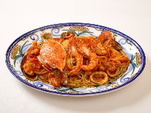 Pasta with snow crab and seafood