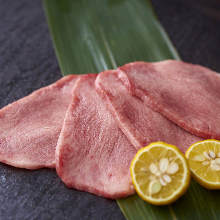 Beef tongue seasoned with salt