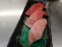 Assorted tuna sashimi