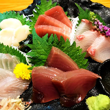 Assorted sashimi