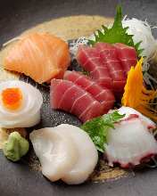 Assorted sashimi