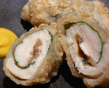 Marinated deep-fried chicken (seasoned with soy sauce)