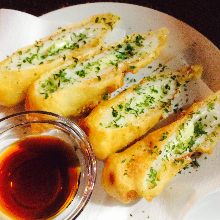 Seaweed-wrapped and fried fish paste tube