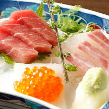 Assorted sashimi