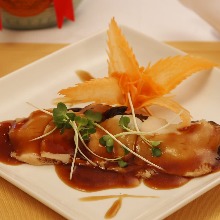 Stir-fried abalone with oyster sauce