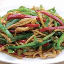 Stir-fried pork and green peppers