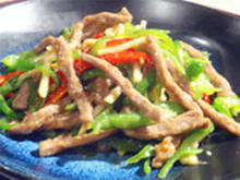 Thinly-sliced, stir-fried beef with green pepper