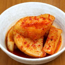 Cubed daikon radish kimchi