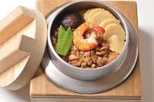 Gomoku kamameshi (pot rice)