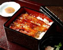 Eel served over rice in a lacquered box