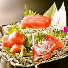 Assorted tuna sashimi