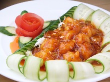 Stir-fried shrimp in chili sauce