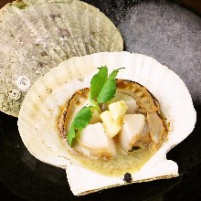 Grilled scallop with butter