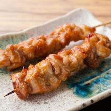 Grilled chicken thigh skewer