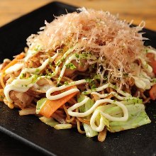 Yakisoba noodles with sauce