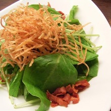 Bacon and spinach salad