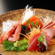 Assorted sashimi