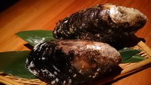 Grilled mussels with garlic