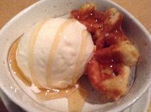Vanilla ice cream and castella topped with honey syrup