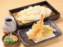 Wheat noodles with tempura