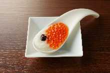 grated yam and seaweed with salmon roe