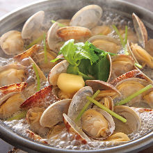 Grilled manila clams with butter