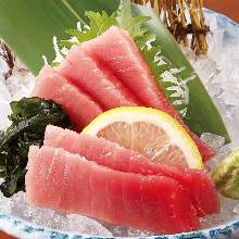 Chutoro (medium fatty tuna) sashimi