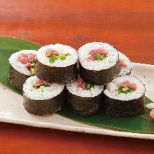 Negi toro (minced tuna with green onions) sushi rolls