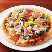 Raw ham pizza