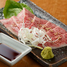 Seared beef sashimi