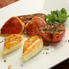 Grilled tomatoes with cheese