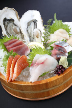 Assorted sashimi