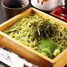 Tea-flavored buckwheat noodles