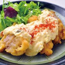 Fried chicken with vinegar and tartar sauce