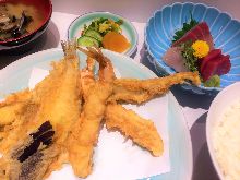 Tempura meal set with sashimi