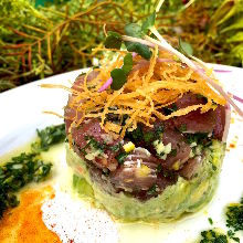 Tuna tartare salad