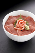 "Tekka" raw tuna rice bowl