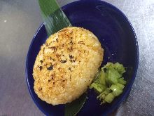 Grilled rice ball