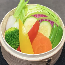 Steamed colorful vegetables